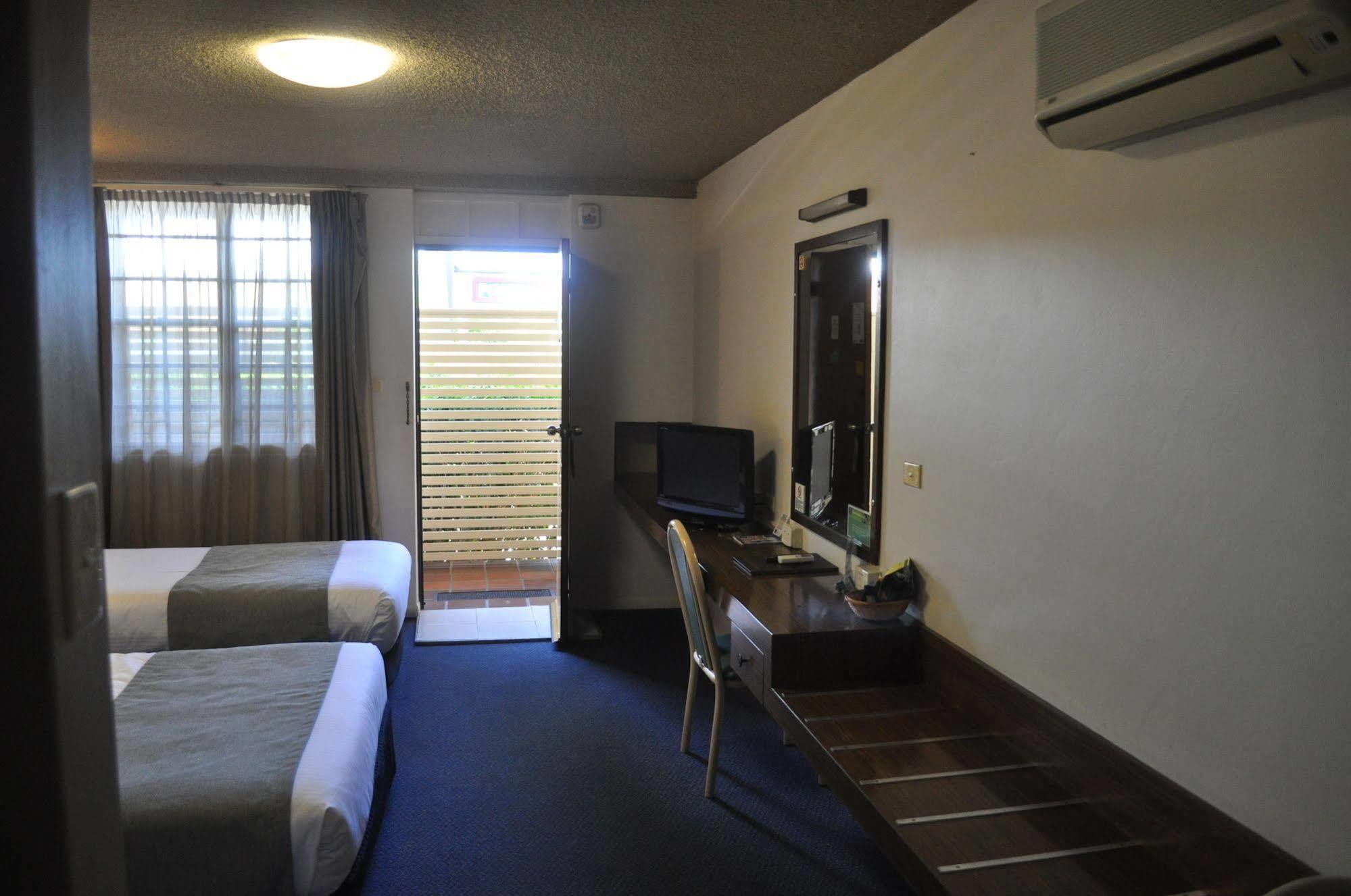 In Town Motor Inn Taree Exterior photo